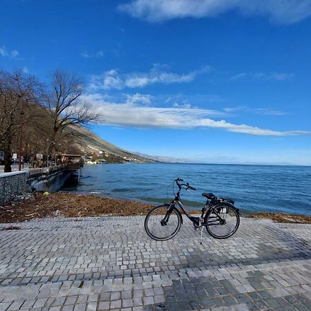 R&R Gesthouse Hotel Široka Екстериор снимка