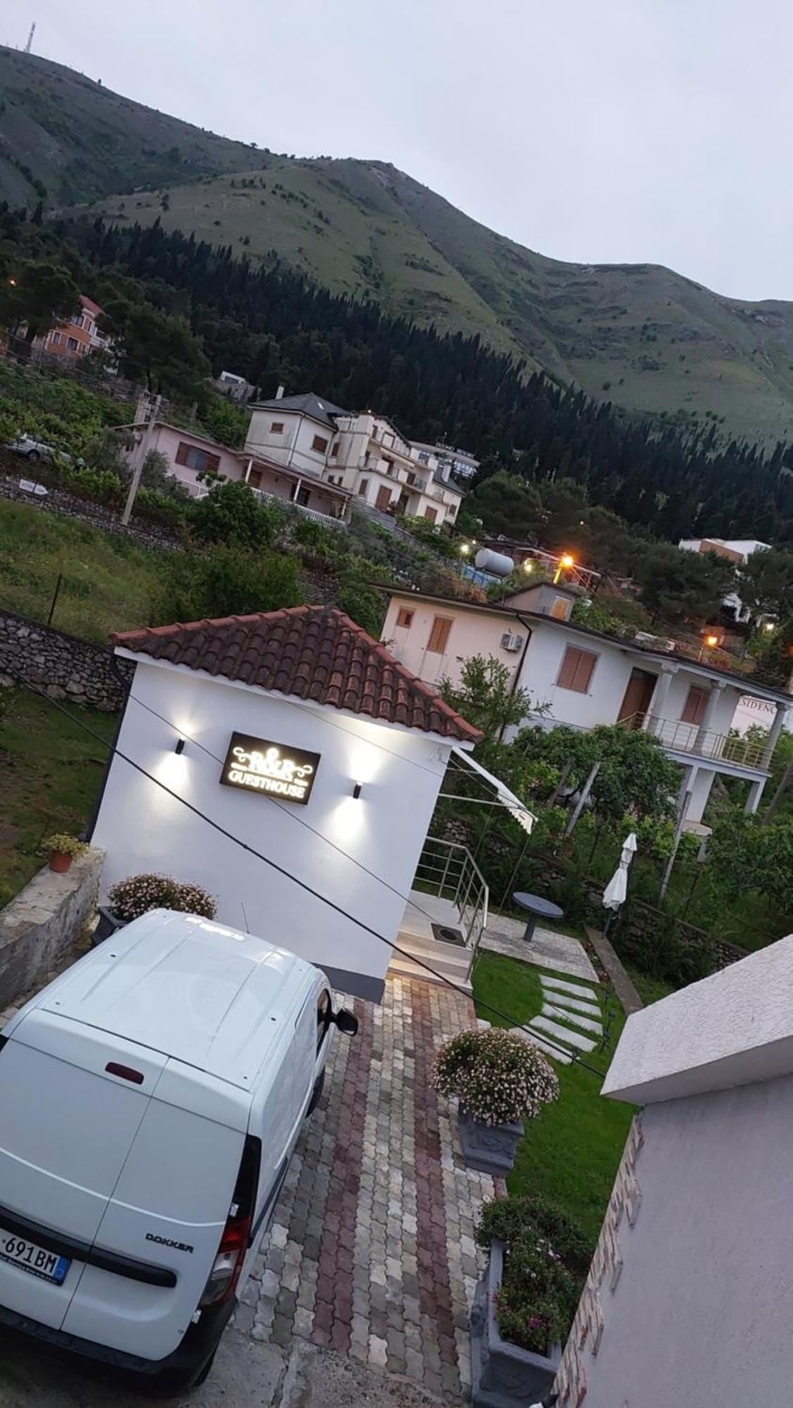 R&R Gesthouse Hotel Široka Екстериор снимка