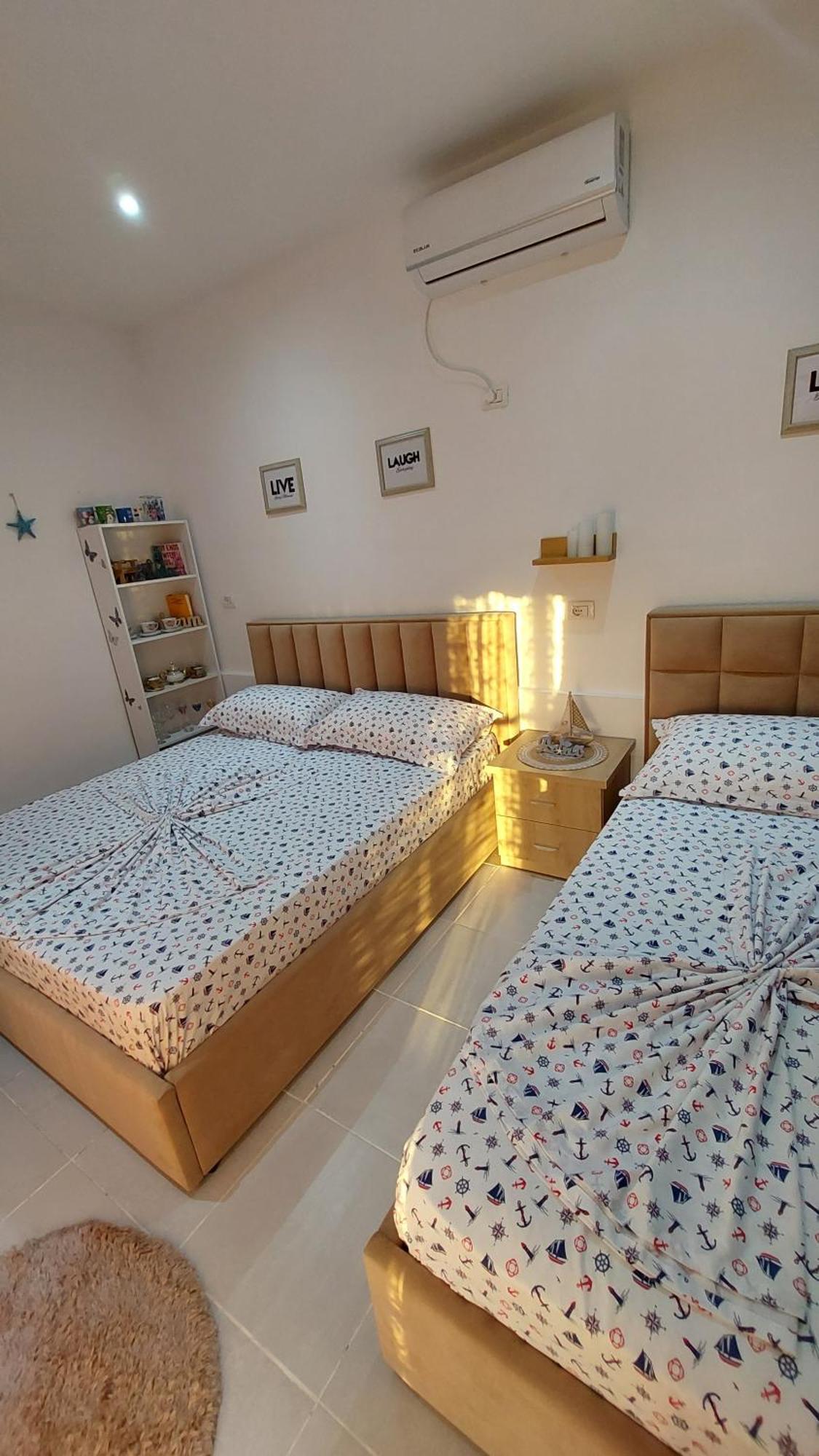 R&R Gesthouse Hotel Široka Екстериор снимка