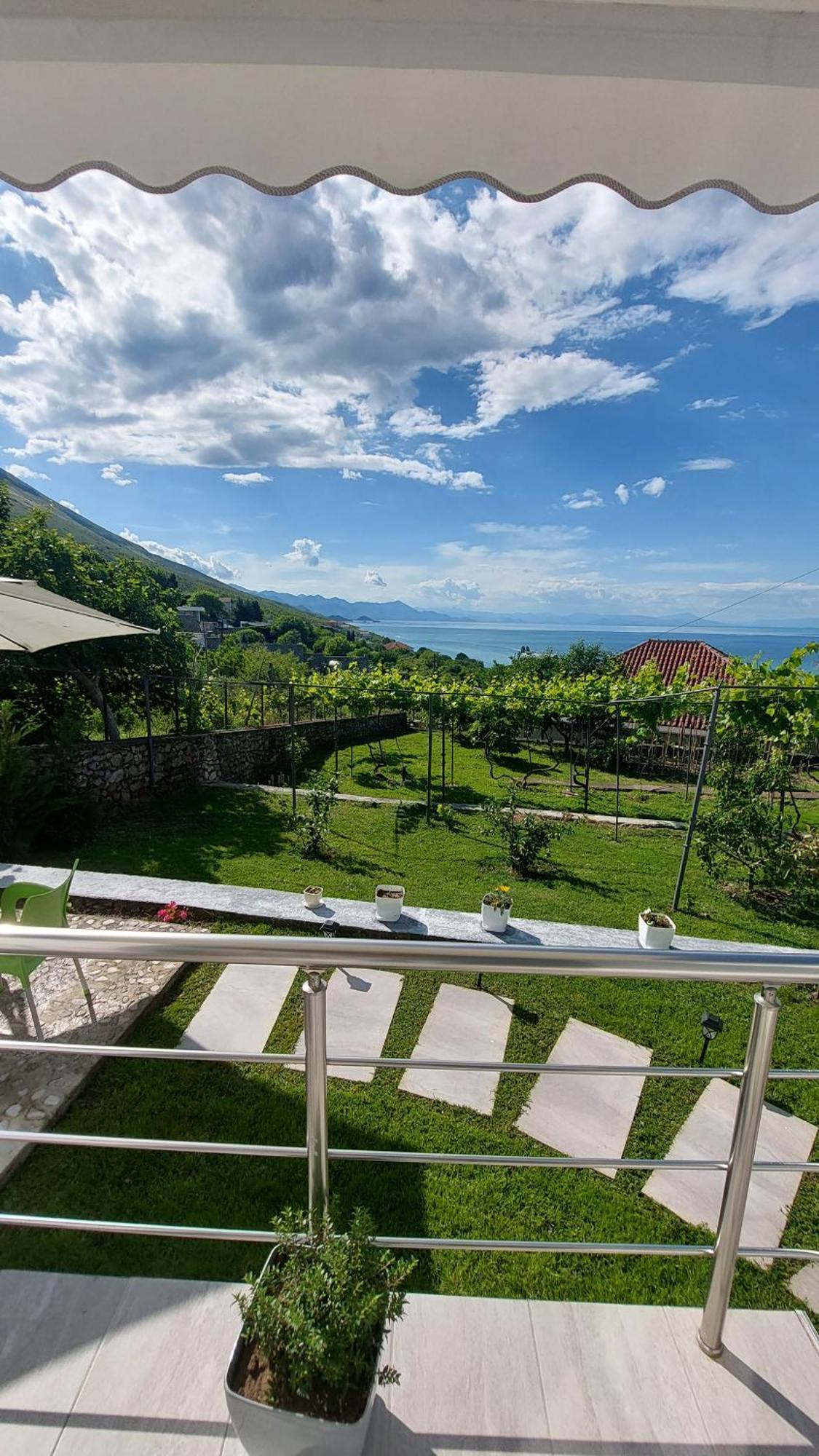 R&R Gesthouse Hotel Široka Екстериор снимка