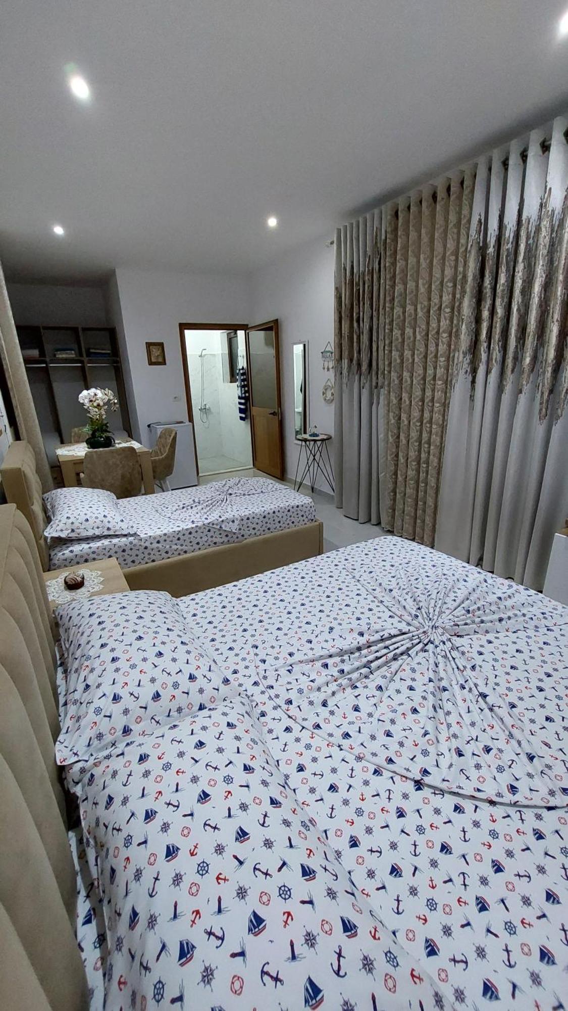 R&R Gesthouse Hotel Široka Екстериор снимка