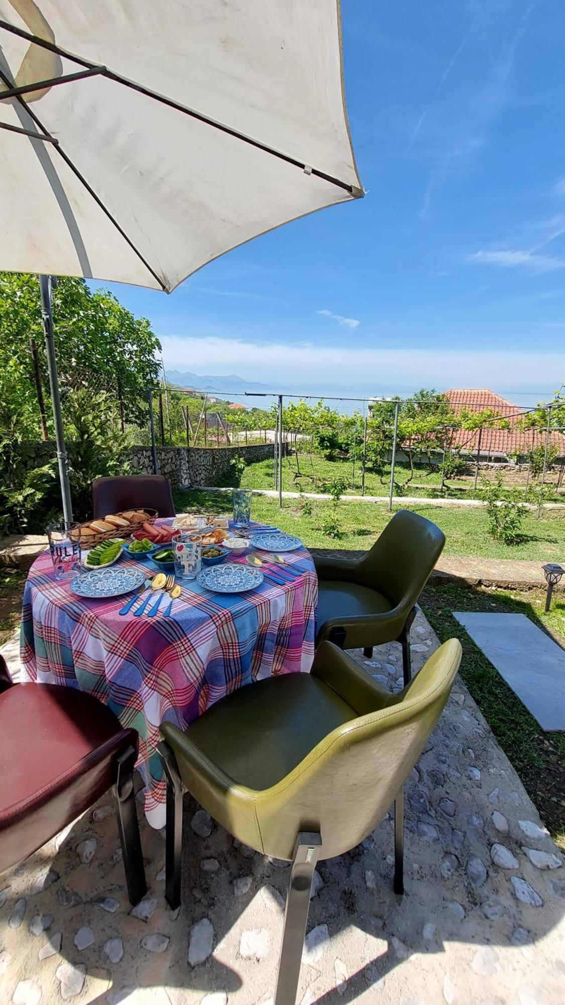 R&R Gesthouse Hotel Široka Екстериор снимка