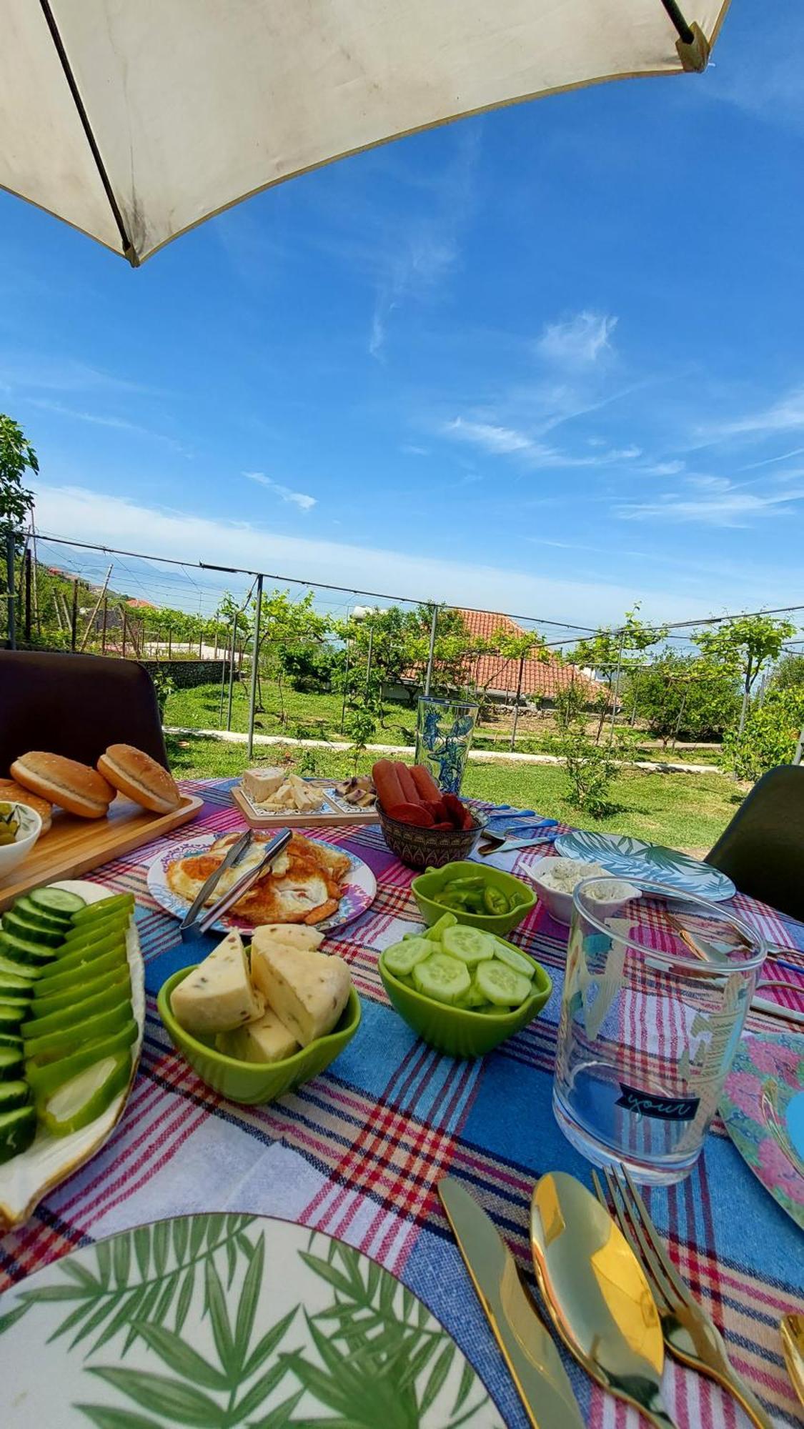 R&R Gesthouse Hotel Široka Екстериор снимка