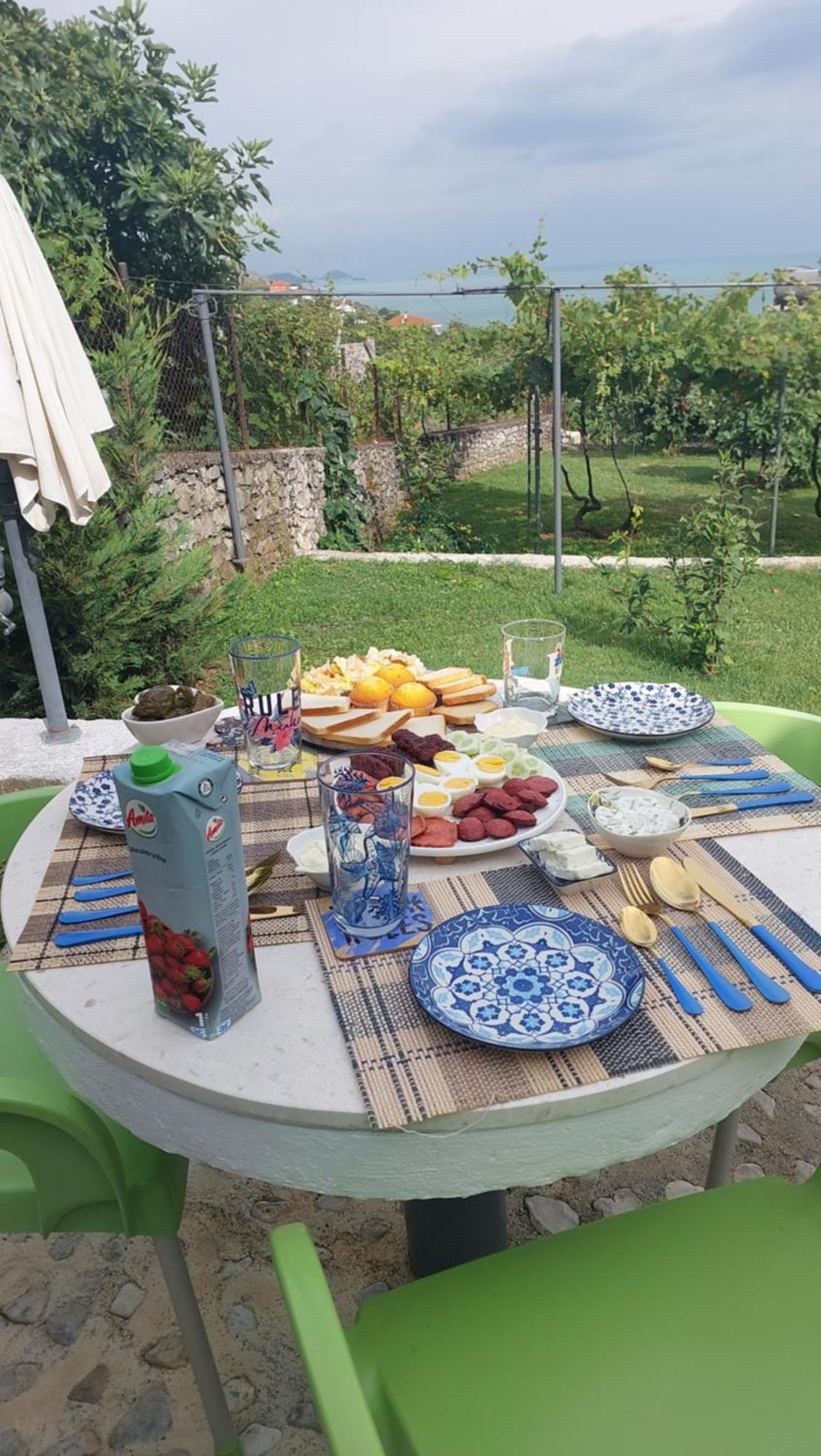 R&R Gesthouse Hotel Široka Екстериор снимка