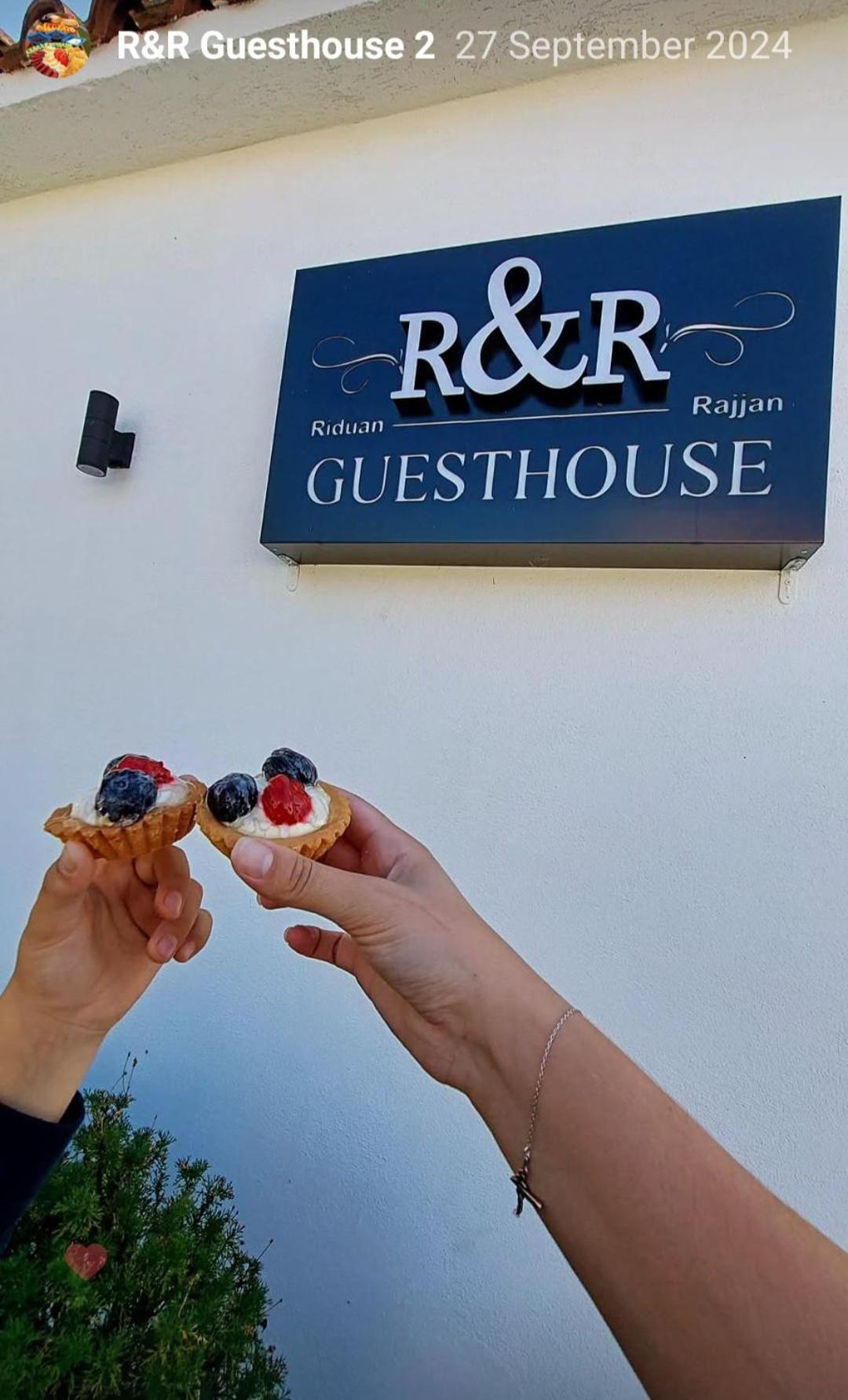 R&R Gesthouse Hotel Široka Екстериор снимка